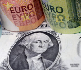 Döviz mevduatlarında 2 milyar dolarlık artış