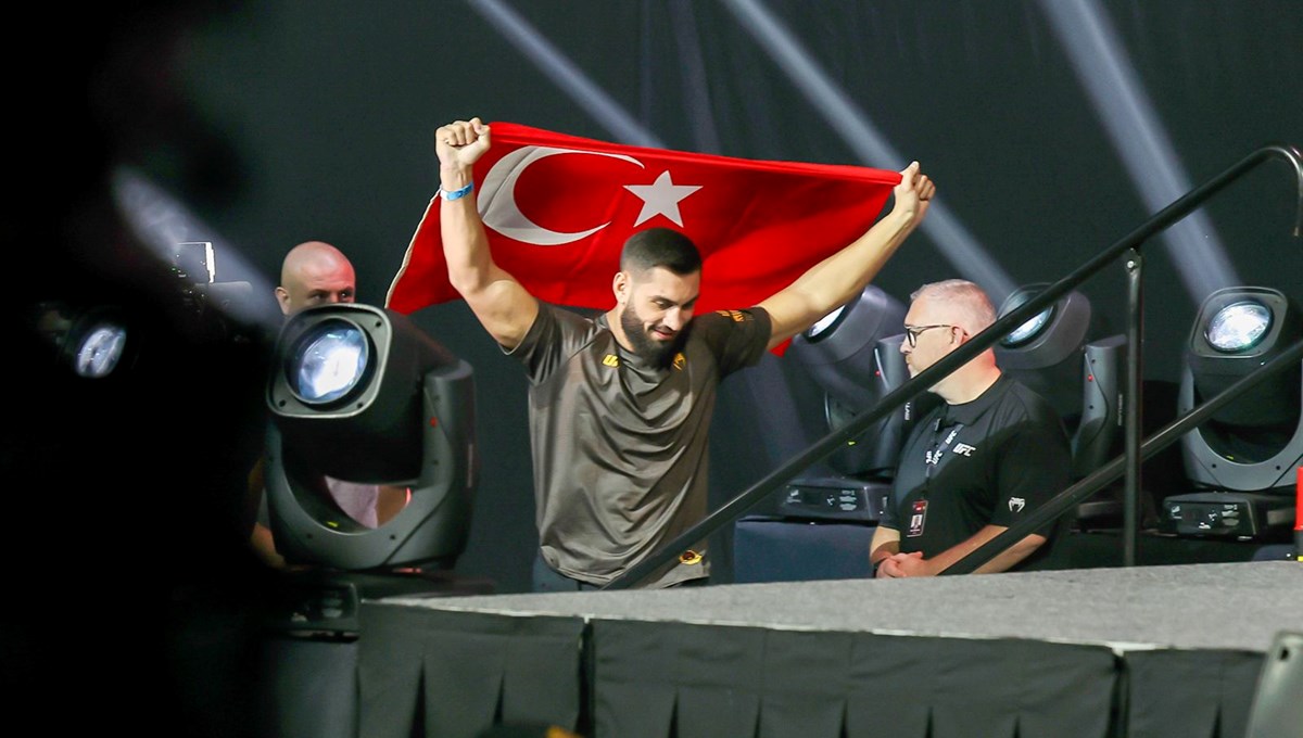 İbo Aslan, UFC 308’de Rafael Cerqueira’yı nakavtla mağlup etti