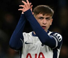 “İngiliz Neymar” Mikey Moore, Tottenham tarihine geçti