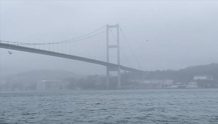 İstanbul’da yoğun sis: Boğazda gemi trafiği askıya alındı