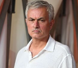 Jose Mourinho: Hepsi sahada olmayı hak ediyor