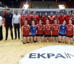 Kepez Belediyespor Kulübü Voleybol Takımı evinde galip