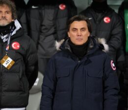 Montella: Futbolcularımızın Türk yüreğiyle oynamaları beni gururlandırıyor