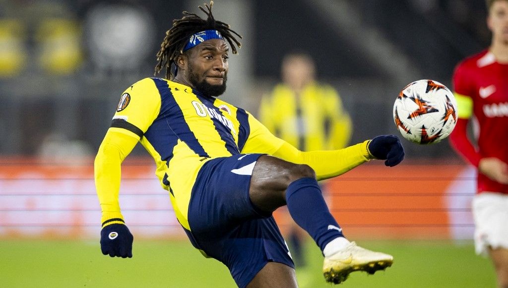 Fenerbahçe’de Maximin bandanaları satışta