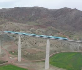 Öğretmenlere tren biletlerinde yüzde 50 indirim