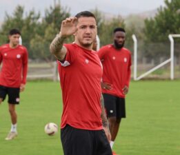 Sivasspor’da 7 futbolcu ülkelerinin milli takımına çağrıldı