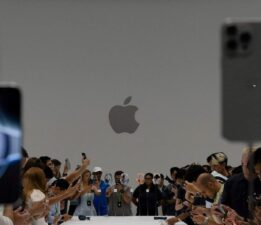 Apple, iOS güncellemesiyle iPhone’a ChatGPT’yi entegre ediyor