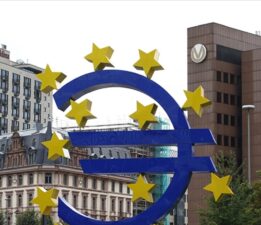 Euro Bölgesi’nin ekonomisi kasımda daraldı