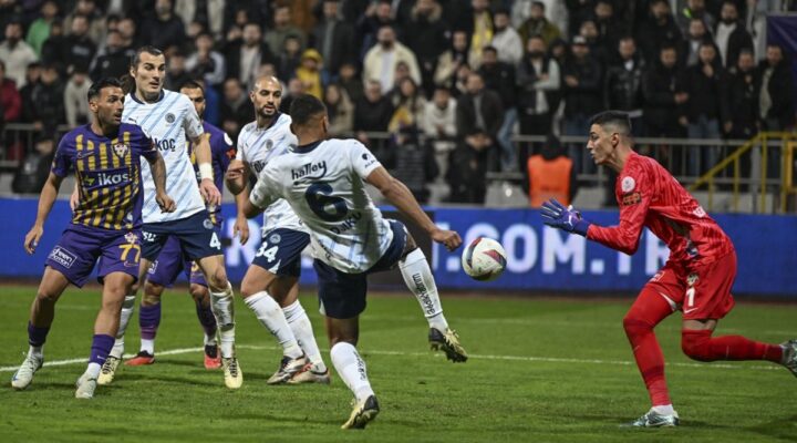 Fenerbahçe’nin en hırçın isimleri Djiku ve Fred oldu