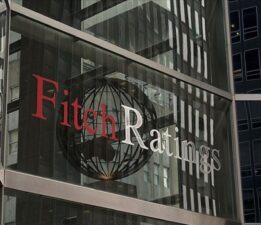 Fitch, küresel ekonomik büyüme tahminlerini yükseltti