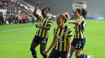 Kadın Futbol Süper Ligi’nde ilk yarı raporu: Fenerbahçe zirvede, gol kraliçe Armısa Kuç