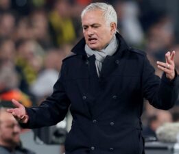 Mourinho’dan Beşiktaş maçı örneği: “Ayaklarımız yere basmalı”