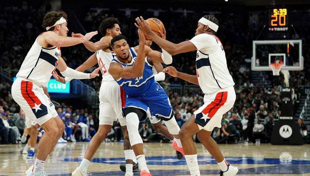 NBA’de Milwaukee Bucks’tan üst üste 6. galibiyet: Giannis’ten “triple-double”