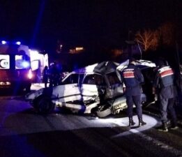 Sinop’ta otomobille yolcu otobüsünün çarpıştı: İki kişi öldü