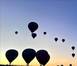 Sıcak hava balon uçuşlarında yolcu sayısı rekoru kırıldı