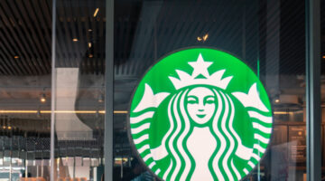 Starbucks’ta ürün almayanlar kafeyi ve tuvaletleri kullanamayacak