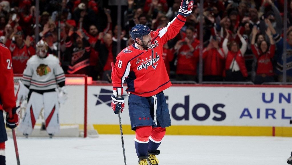 Alexander Ovechkin 26 yıllık gol rekorunu egale etti