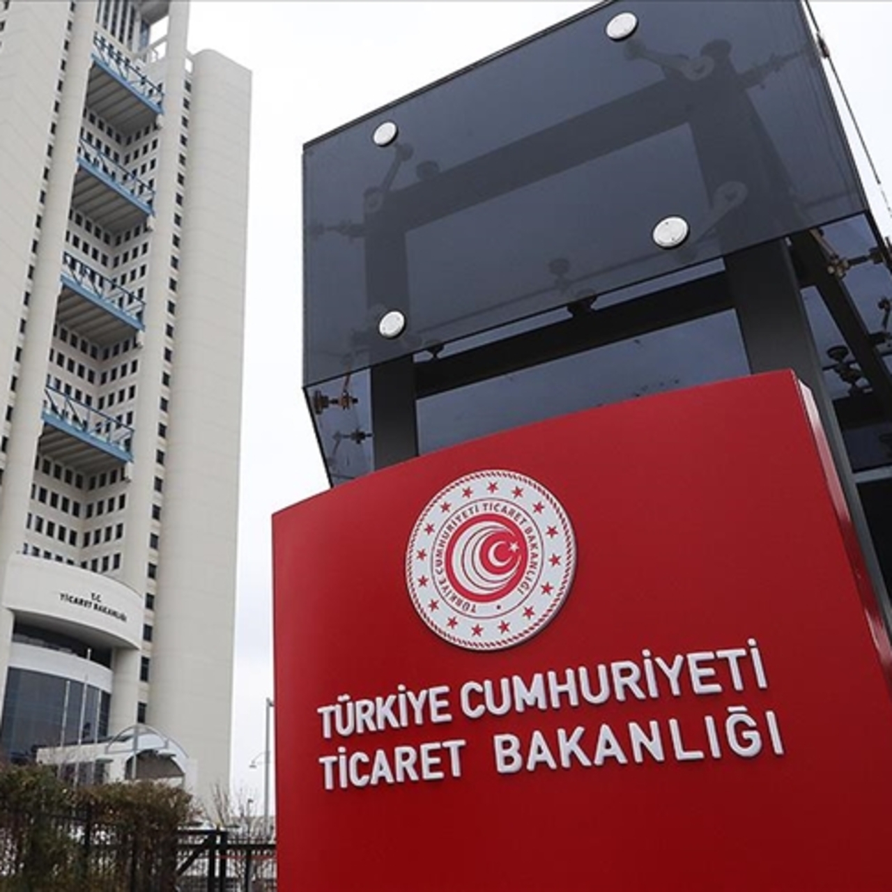 Depremden sonra fiyatlar artmıştı, bakanlık harekete geçti