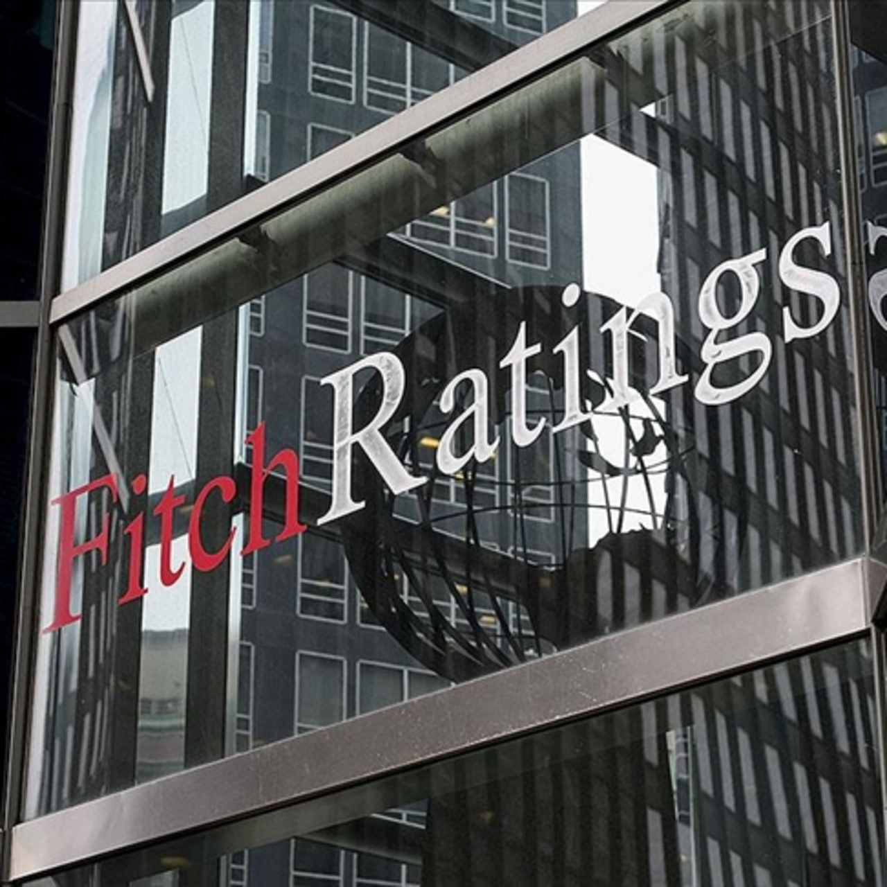 Fitch, küresel büyüme tahminini düşürdü