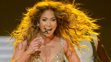 Jennifer geliyor