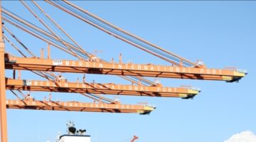 Navlun fiyatları son üç ayda tarife belirsizliğinin etkisiyle düştü
