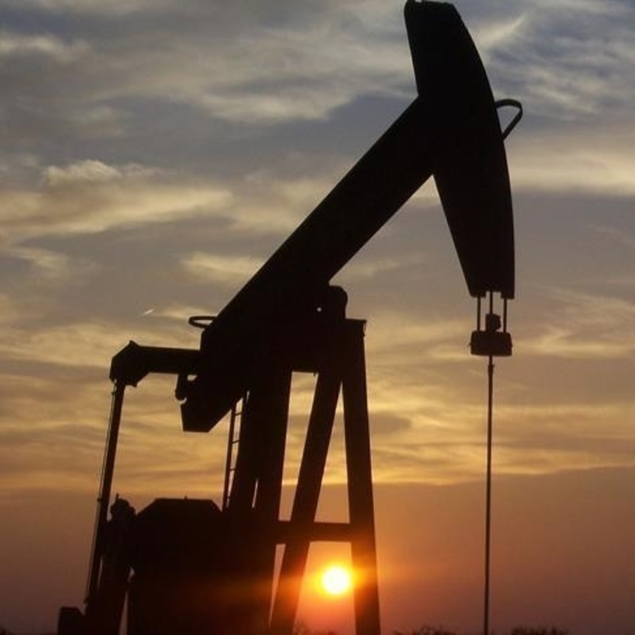 Petrol fiyatlarının uzun süre 80 dolara ulaşamayacağı öngörülüyor