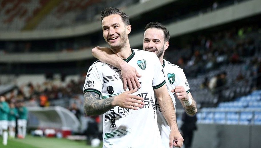 Süper Lig’e yükselen Kocaelispor’da 2 futbolcunun sözleşmesi uzatıldı