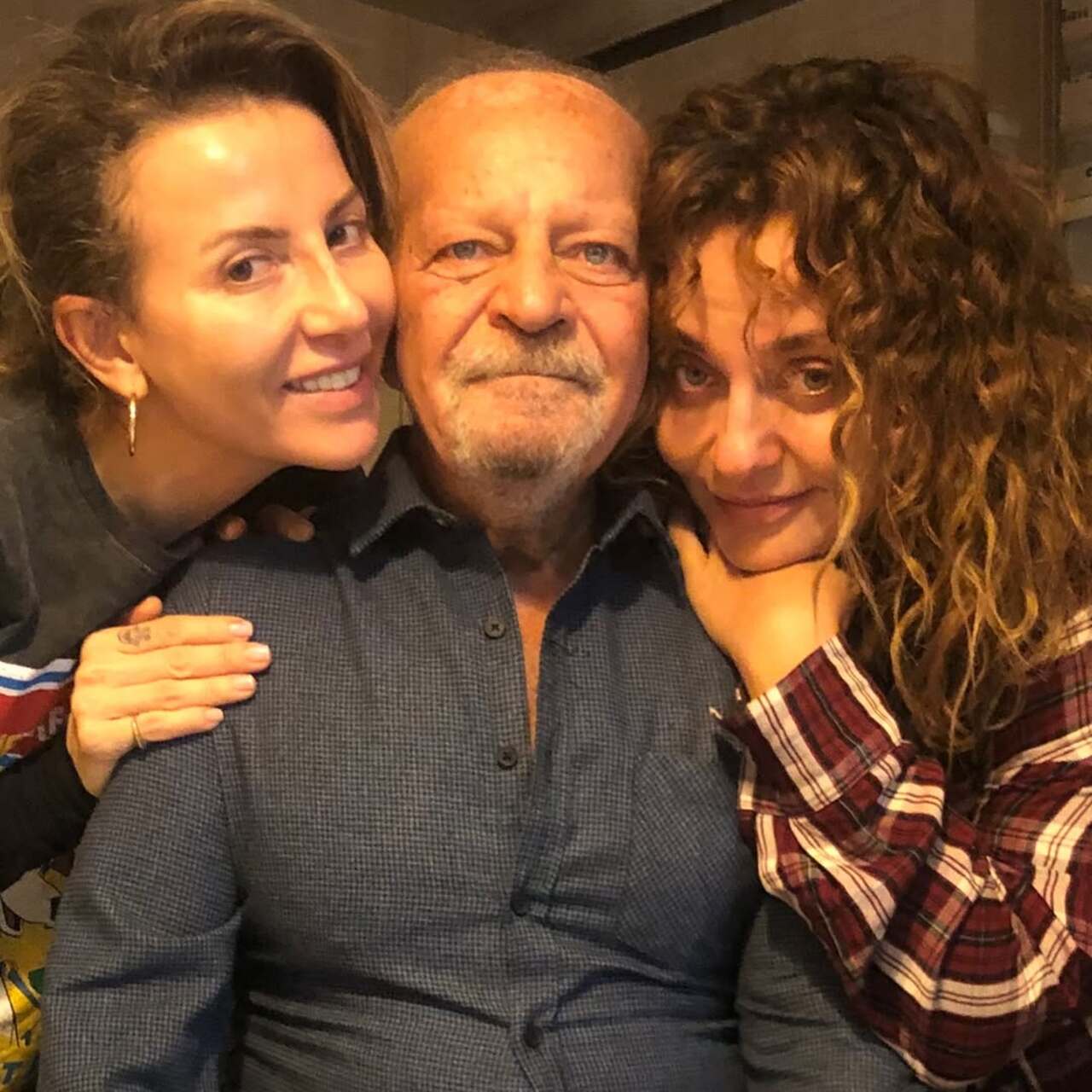 Babasına veda paylaşımı yaptı