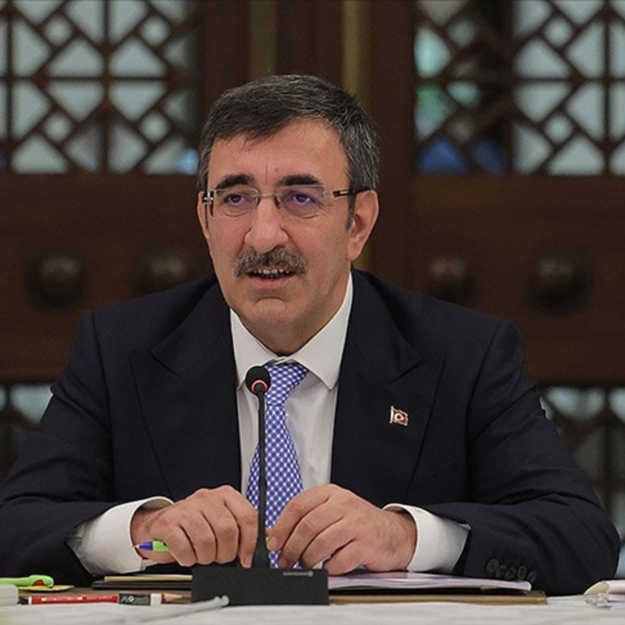 Cumhurbaşkanı Yardımcısı Yılmaz, Burhan Özdemir’i kutladı
