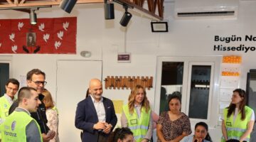 Depremzedeye sigortacı eli uzandı