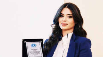 Marmara Üniversitesi’nden plaket aldı