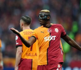 Osimhen: Ben ve ailem burada olmaktan mutluyuz